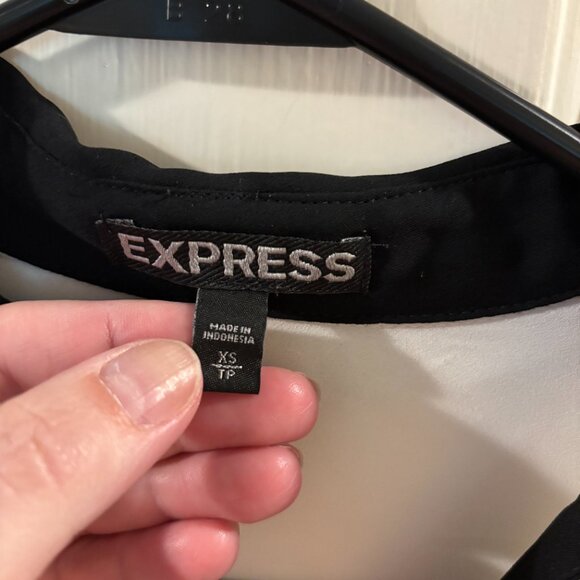 Express Black and White Sheer Women's Button-up Blouse ~ XS ~ EUC - Picture 2 of 5